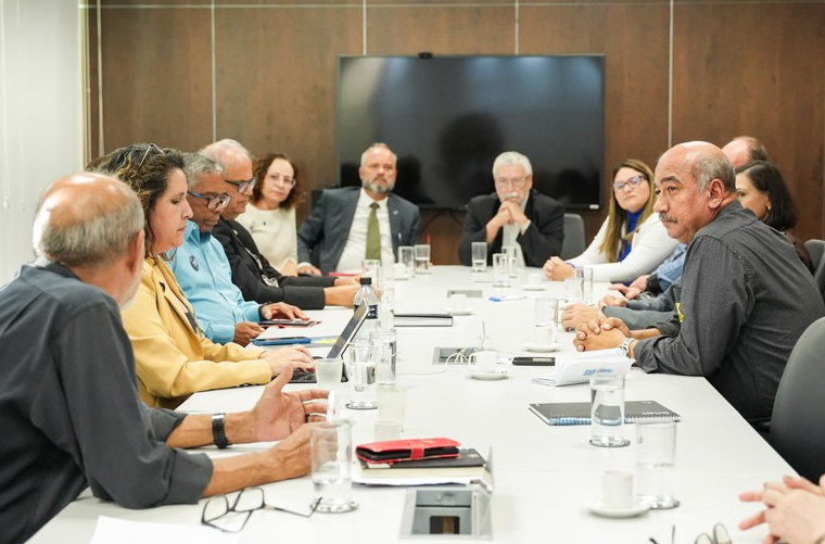 Governo Federal assina acordos com representantes dos servidores das categorias do PGPE e do PST